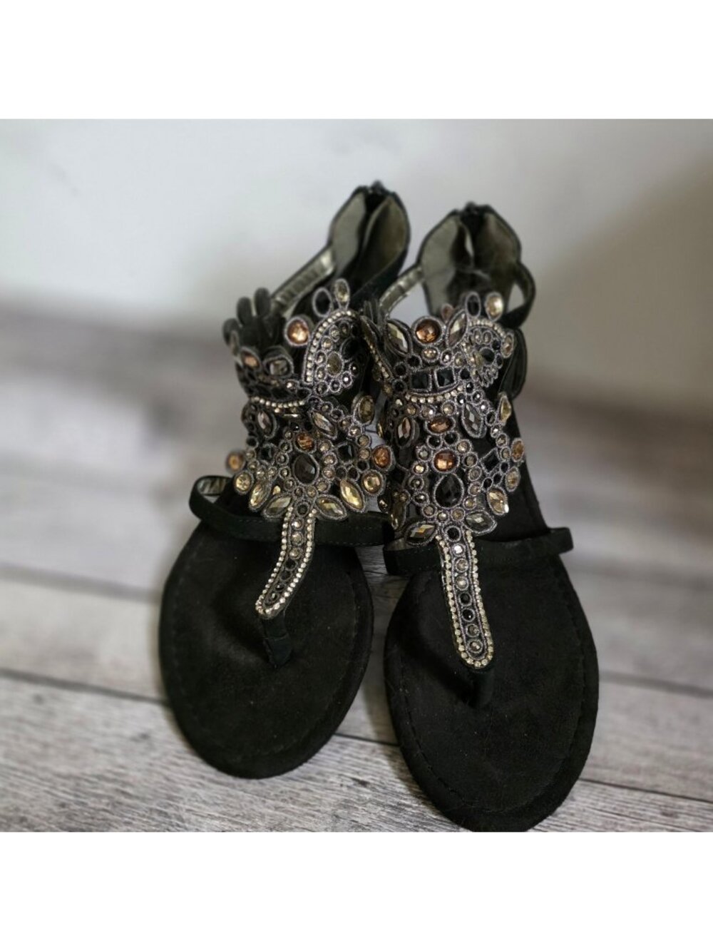 MUK LUKS Beaded Black Gladiator Sandals & Rhinestone Embellishments Size 8